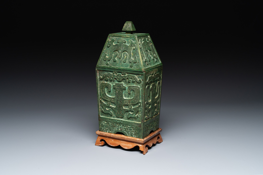 A rare large and inscribed archaistic bronze wine vessel, 'fang yi 方彝', Song/Ming