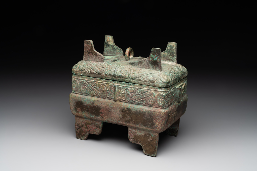 A very rare bronze food vessel and cover, 'fang xu 方盨', middle Western Zhou