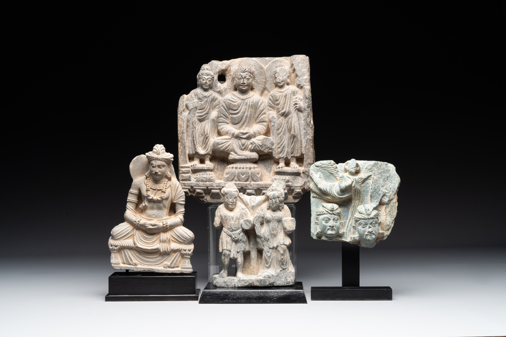 Four Gandhara grey schist fragments with Buddha and Bodhisattva, 1st/3rd C.