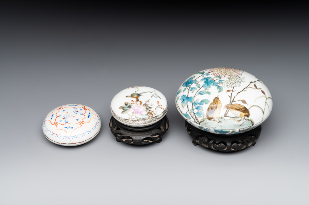 Three Chinese famille rose seal paste boxes, Qianlong and Yang He Tang 養和堂 mark, 20th C.