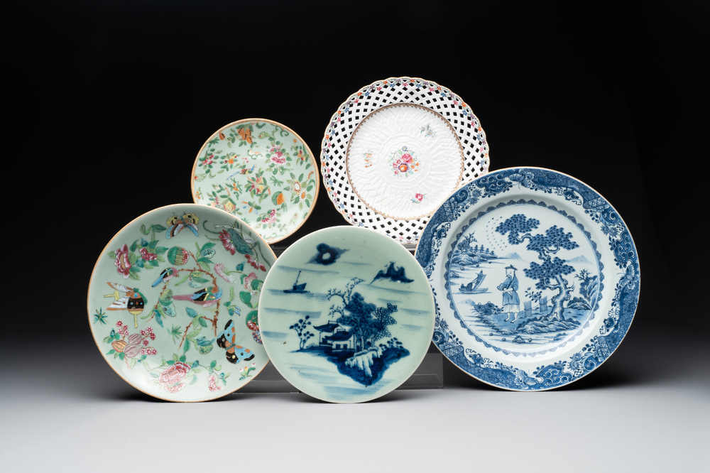 A Chinese blue and white dish, a plate and three famille rose plates, Qianlong and later