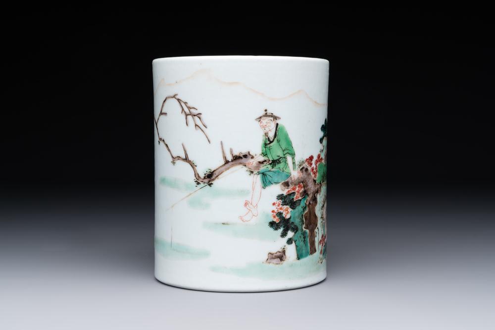 A Chinese famille verte 'fisherman' brush pot, 19th C.