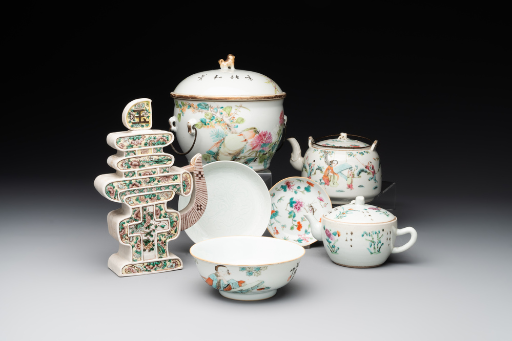 A varied collection of seven Chinese famille rose, verte and monochrome wares, 19th C.