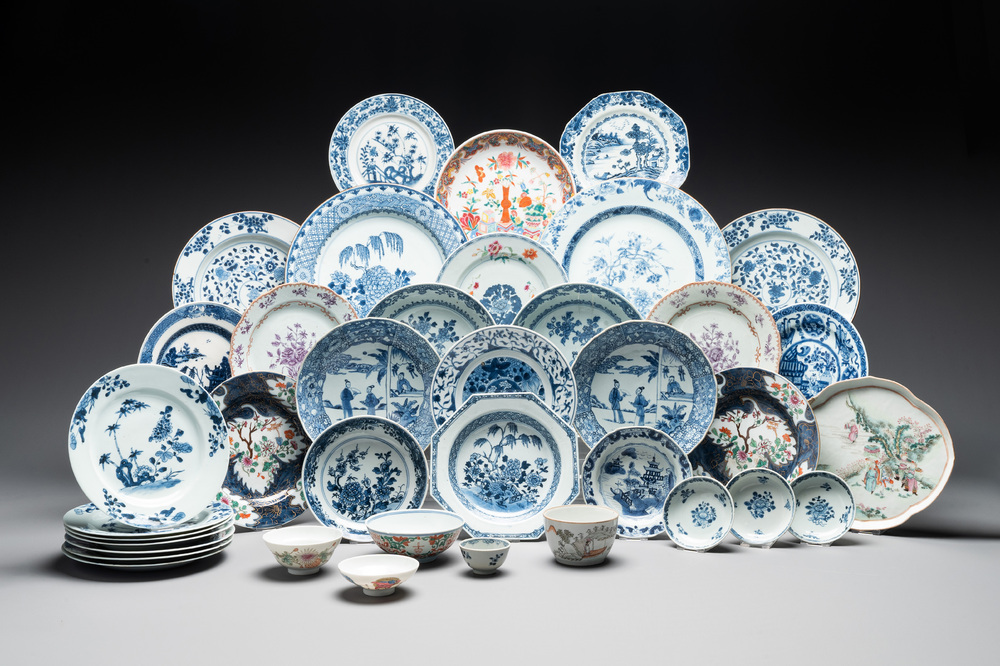 A large and varied collection of Chinese porcelain, Kangxi and later