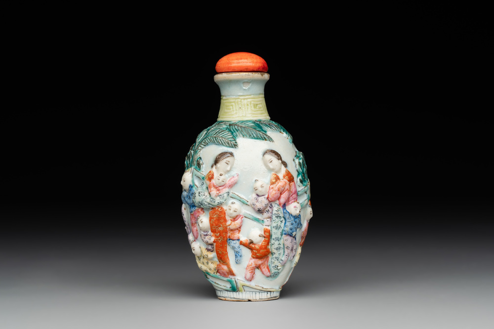 A Chinese famille rose moulded snuff bottle, Qianlong mark, late 18th/early 19th C.