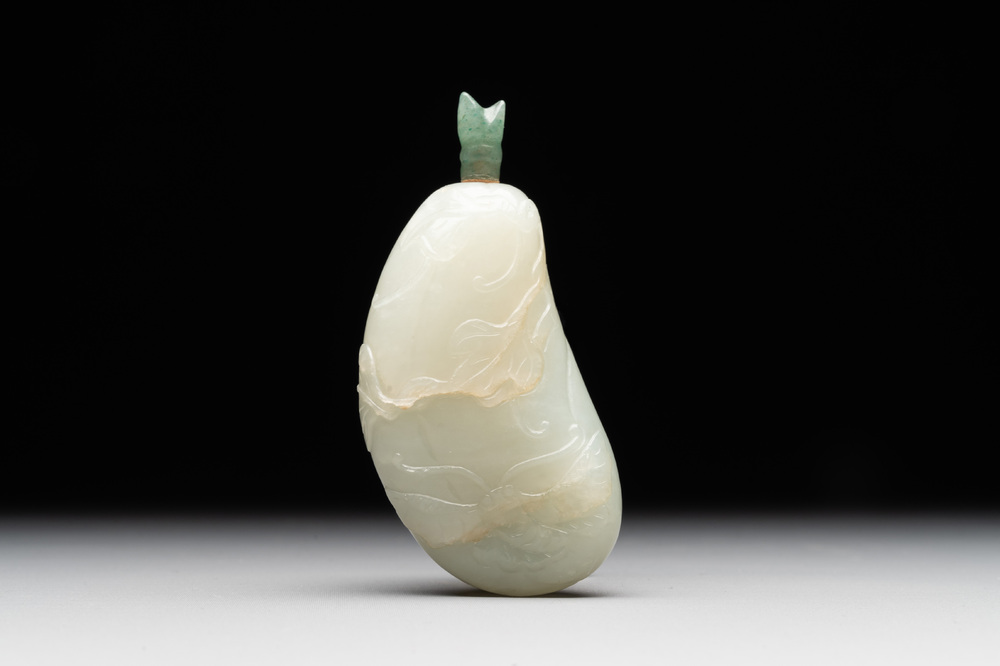 A fine Chinese celadon jade 'dragonfly' snuff bottle and stopper, Daoguang