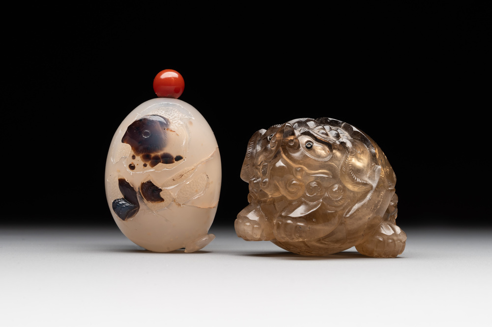 Two Chinese agate snuff bottles in the form of a bird and a pekinese, 19th C.