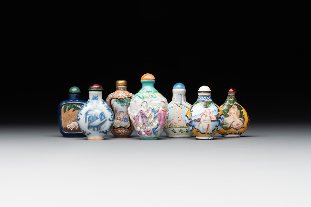 Seven various Chinese snuff bottles, Qianlong mark, 19/20th C.