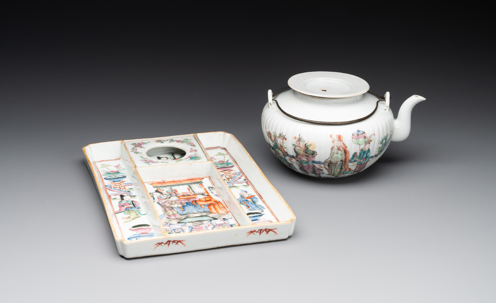 A Chinese famille rose ink set and a teapot, Tongzhi mark, 19th C.