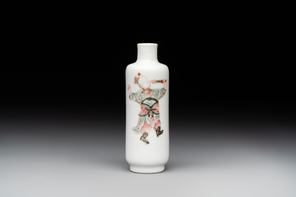 A Chinese famille rose 'Wu Shuang Pu' snuff bottle, 19th C.