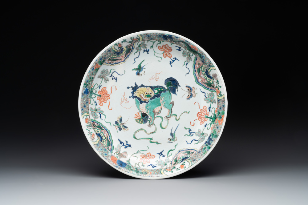 A Chinese famille verte 'Buddhist lion' dish, lingzhi mark, Kangxi