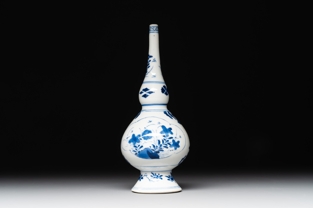 A Chinese blue and white rosewater sprinkler with floral design for the Islamic market, Kangxi