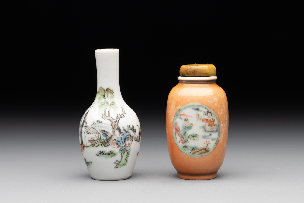 A Chinese famille rose miniature vase and a snuff bottle, Daoguang mark and of the period, 19th C.