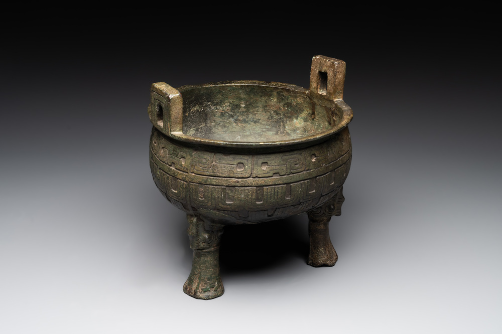A Chinese archaic bronze tripod food vessel, 'ding 鼎', Han