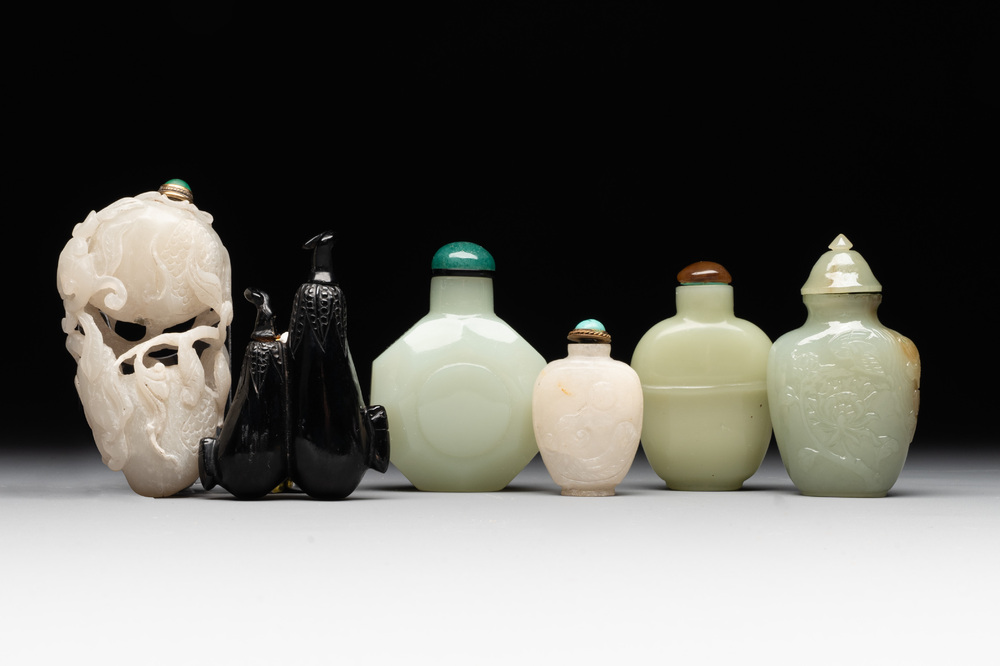 Six various Chinese hardstone and jade snuff bottles, 19/20th C.