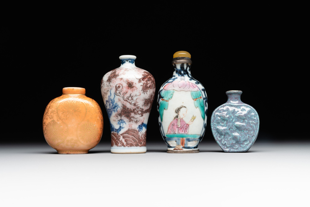 Four various Chinese porcelain snuff bottles, 19th C.