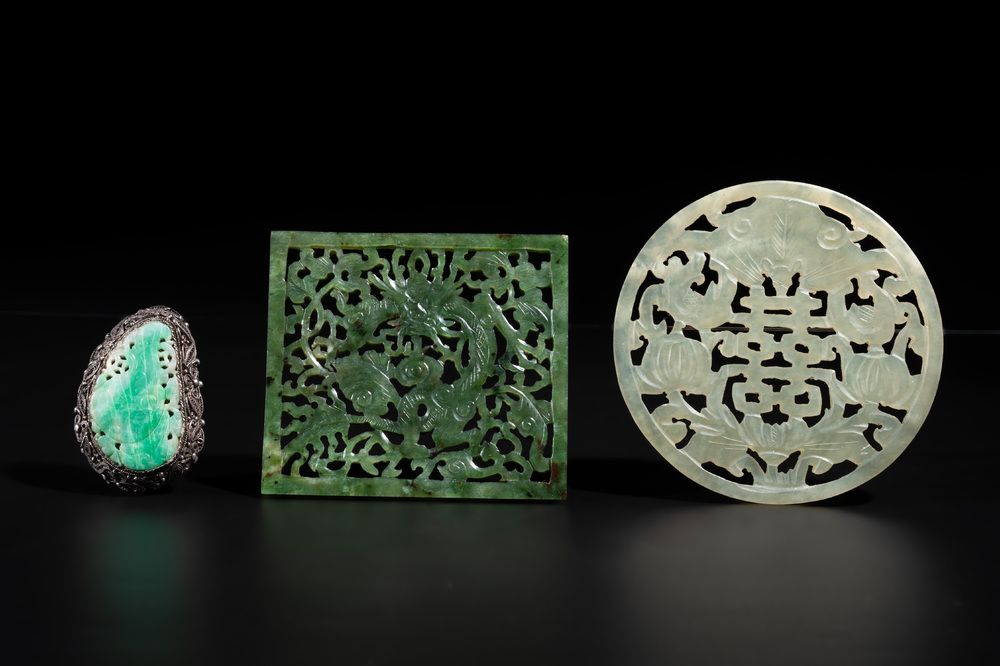 A Chinese jade 'dragon' plaque, a 'double-happiness' plaque and a jade inset silver brooch, 19th C.