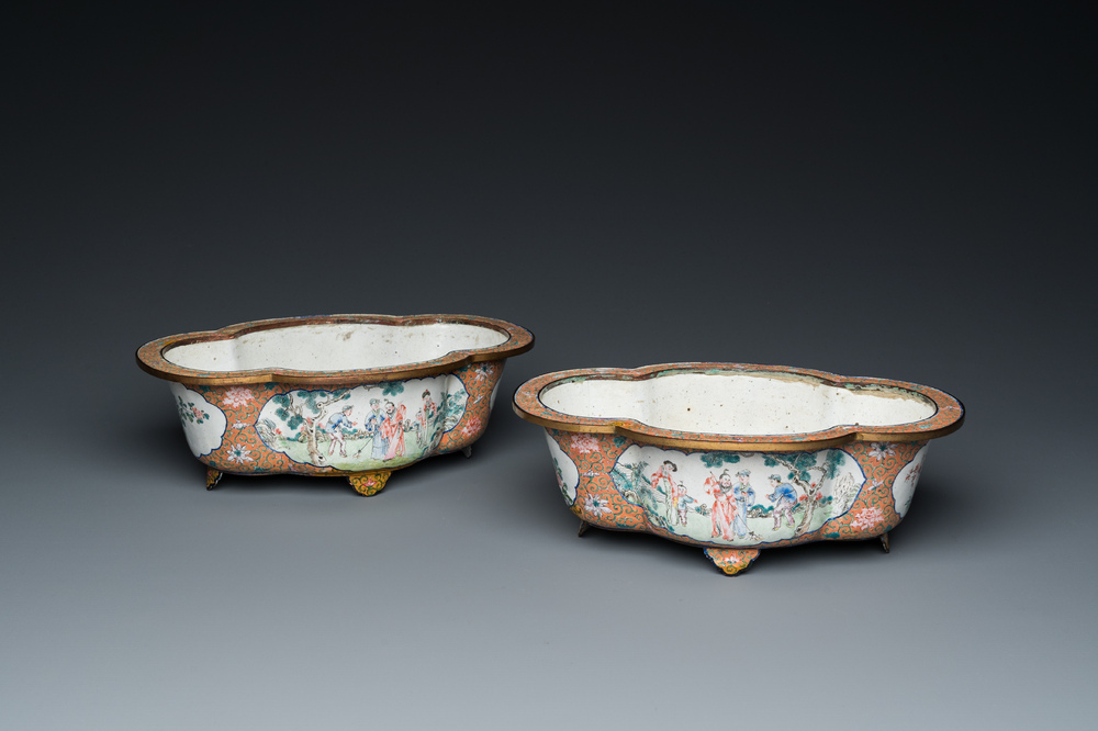 A pair of Chinese Canton enamel quatrefoil jardini&egrave;res with figural design, Qianlong mark, 19th C.