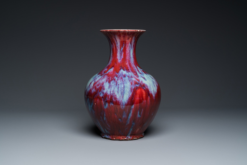 A Chinese flamb&eacute;-glazed vase, 18/19th C.