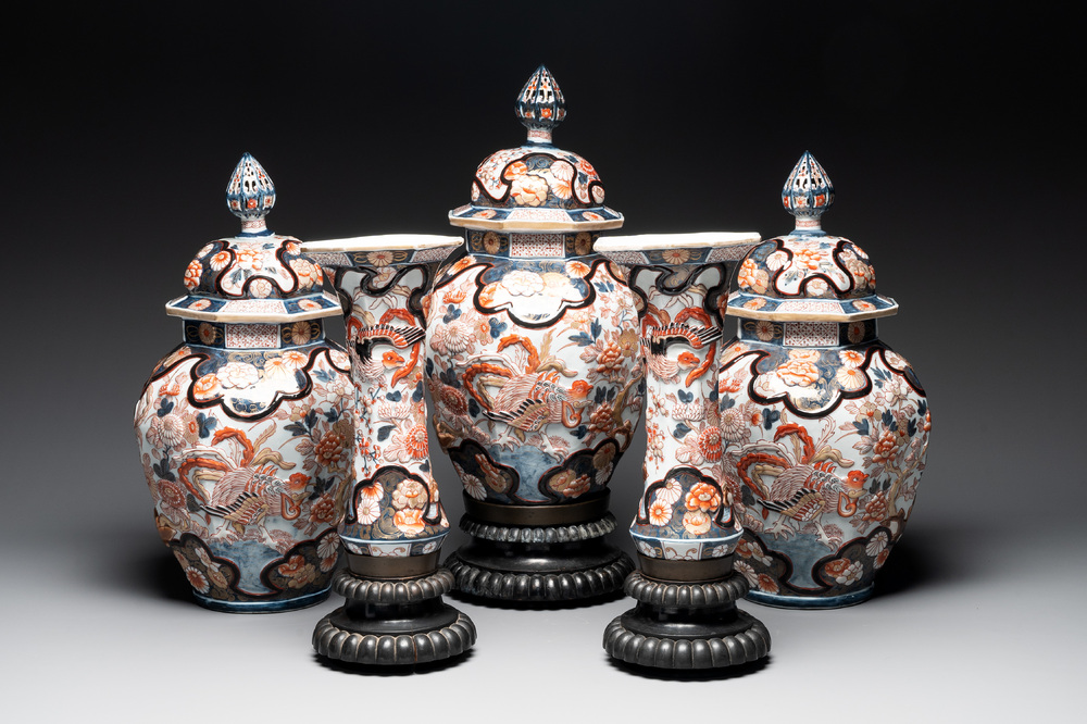 A five-piece Imari-style garniture with birds among flowering branches, incl. 3 stands, Samson, Paris, 19th C.