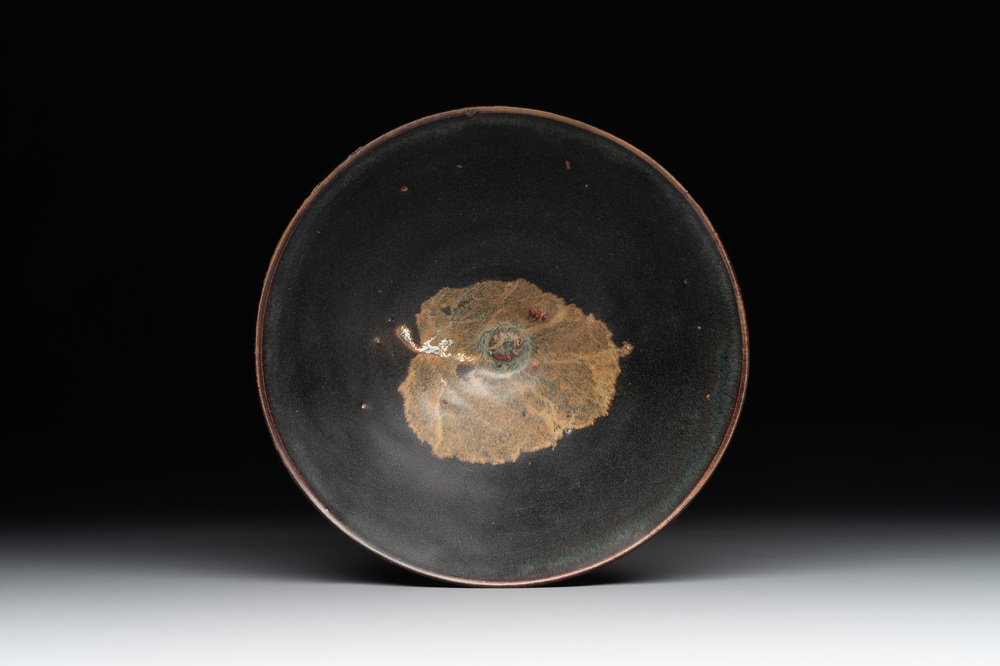 A rare Chinese Jizhou leaf-decorated conical tea bowl, Southern Song