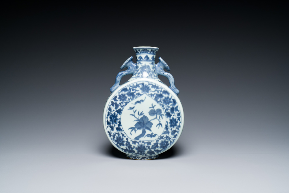 A Chinese blue and white 'bats and peaches' moonflask vase, 'bianhu', Daoguang mark, 20th C.