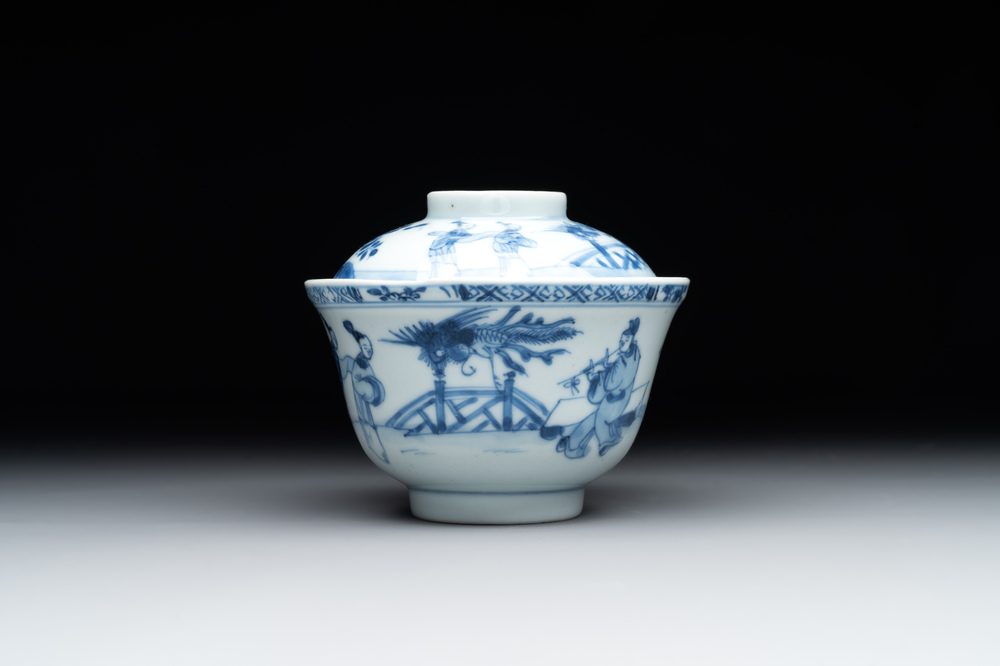 A Chinese blue and white 'figures and a phoenix' tea bowl and cover, Yongzheng