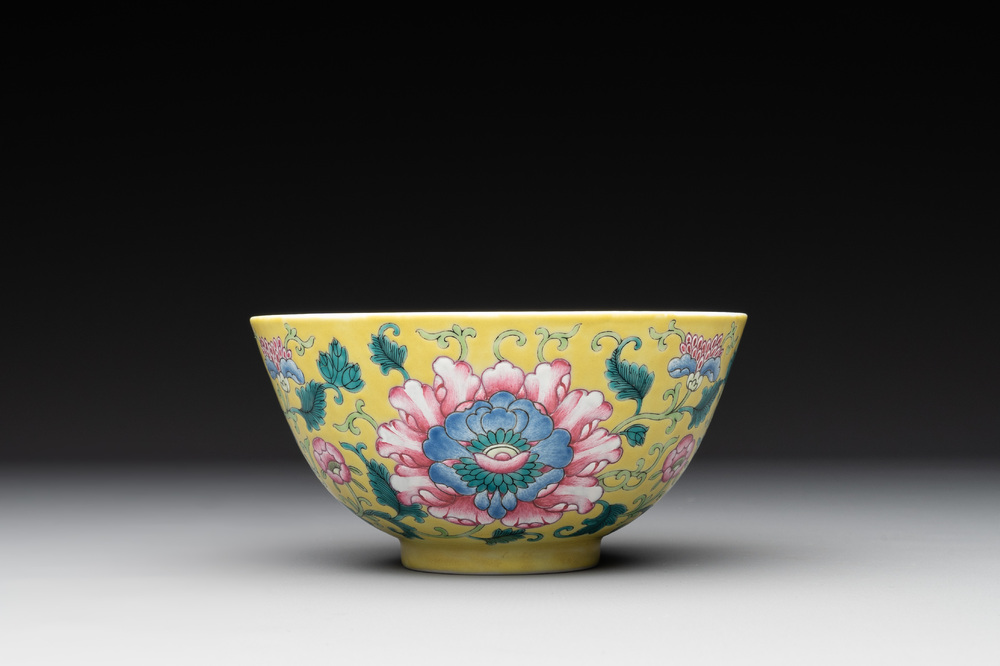 A Chinese famille rose yellow-ground 'peony' bowl, 20th C.