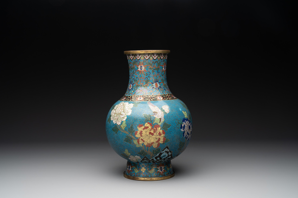 A Chinese cloisonn&eacute; 'peony and chrysanthemum' vase, 19th C.