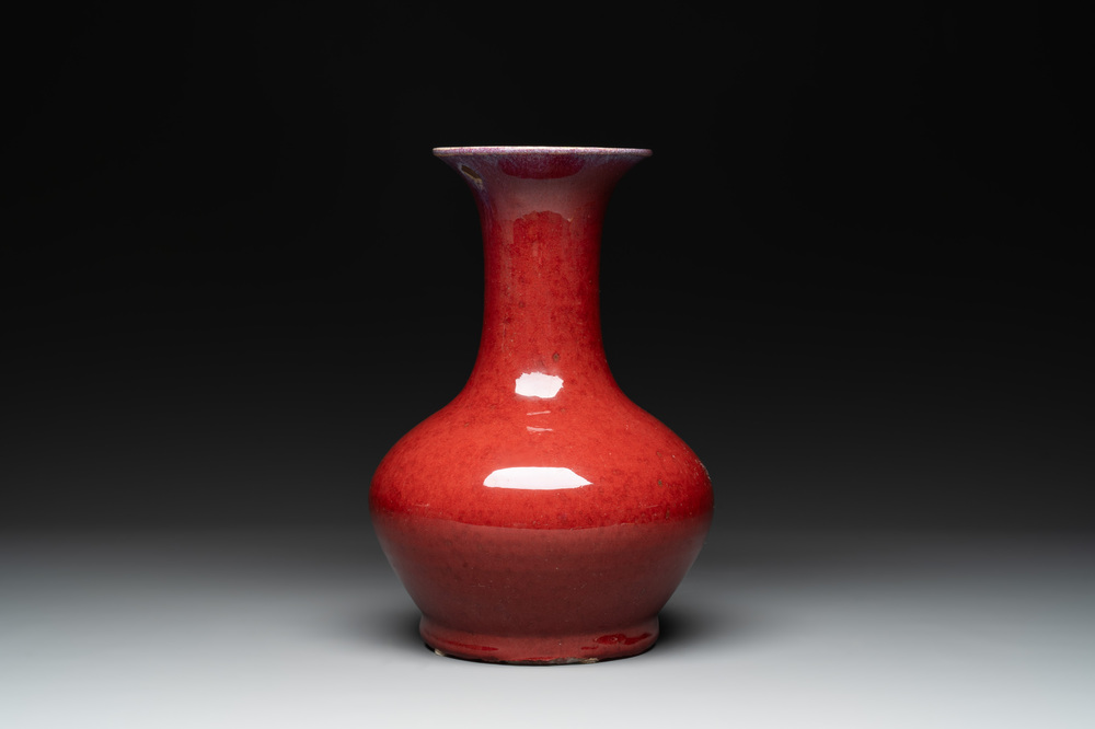 A Chinese flamb&eacute;-glazed vase, 19th C.