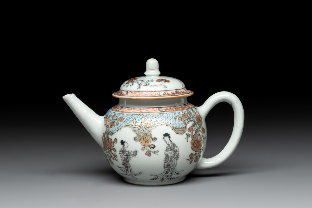 A fine Chinese famille rose and grisaille teapot with figural design, Yongzheng