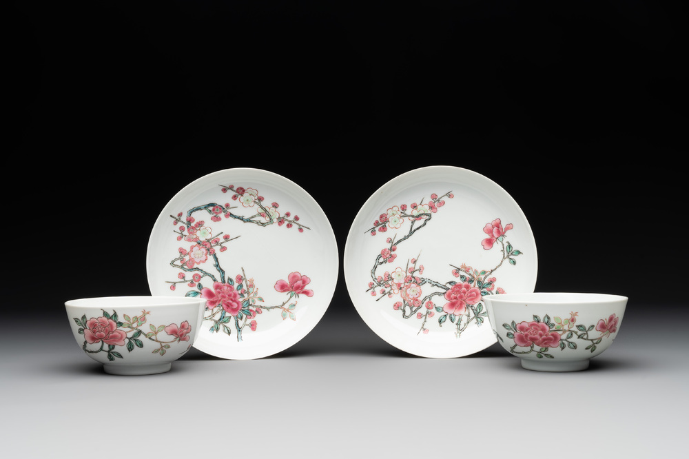 A pair of fine Chinese famille rose cups and saucers with floral design, Yongzheng