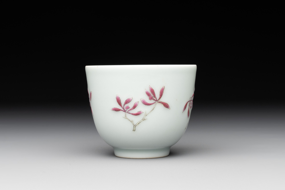 A Chinese famille rose 'orchid' cup, Tui Si Tang Zhi 退思堂製 mark, 19/20th C.