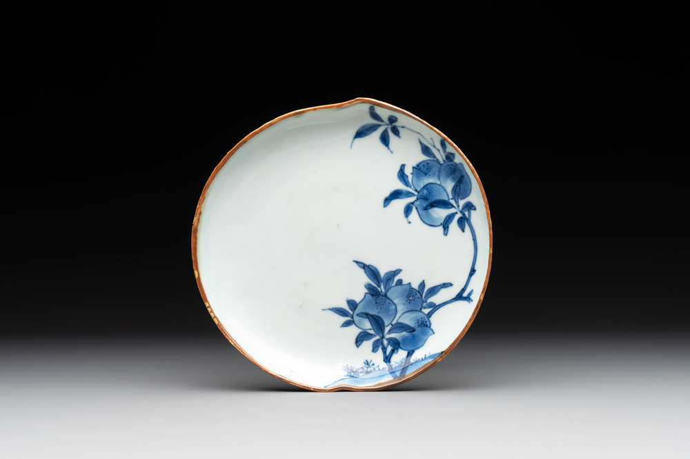 A Chinese blue and white ko-sometsuke 'peach' dish for the Japanese market, Tianqi
