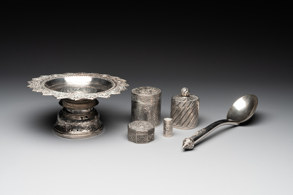 A varied collection of Chinese and Thai silverware, 19/20th C.