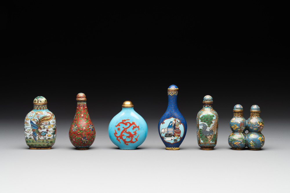 Six Chinese cloisonn&eacute; snuff bottles, 19/20th C.