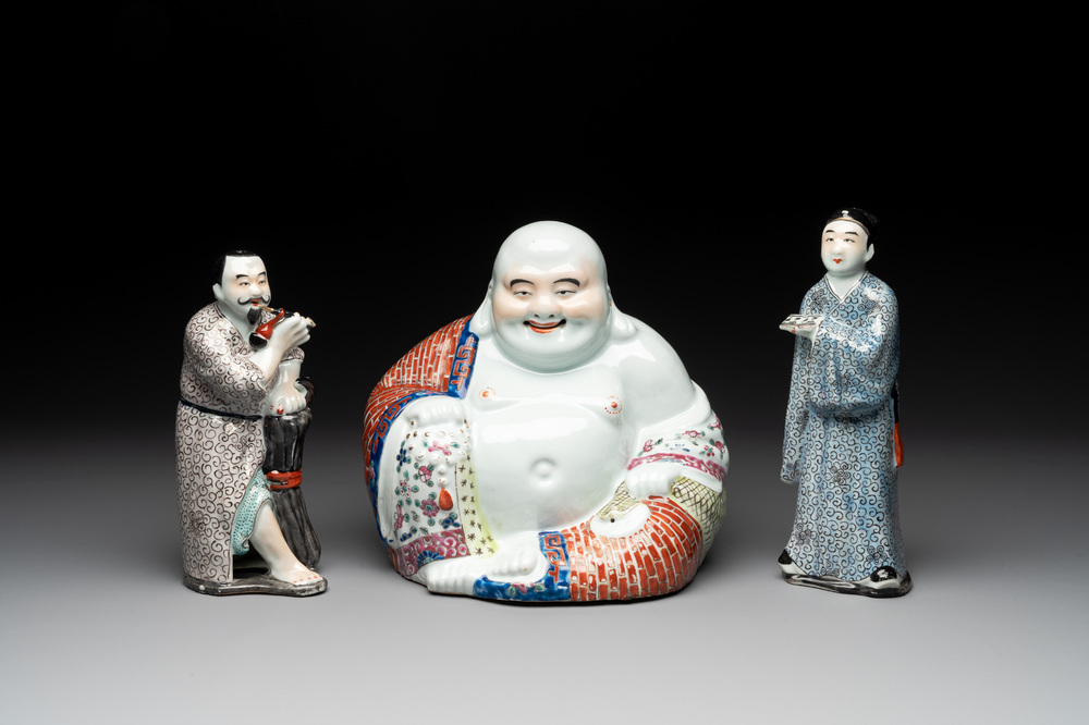 A Chinese famille rose Buddha and two figures, Zhi Yitai 朱義泰 mark, 19/20th C.