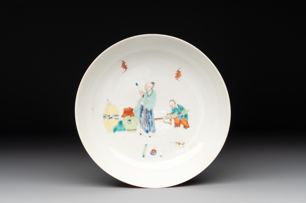A Chinese famille rose 'ruby back' plate with figural design, 19th C.