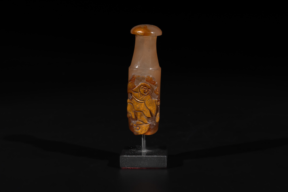 A Chinese agate 'Liuhai' cigarette holder or hookah mouth piece, possibly for the Islamic market, 19th C.