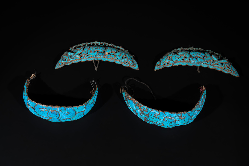 A pair of Chinese kingfisher feather tiaras and a pair of 'bajixiang' hairpins, 19th C.
