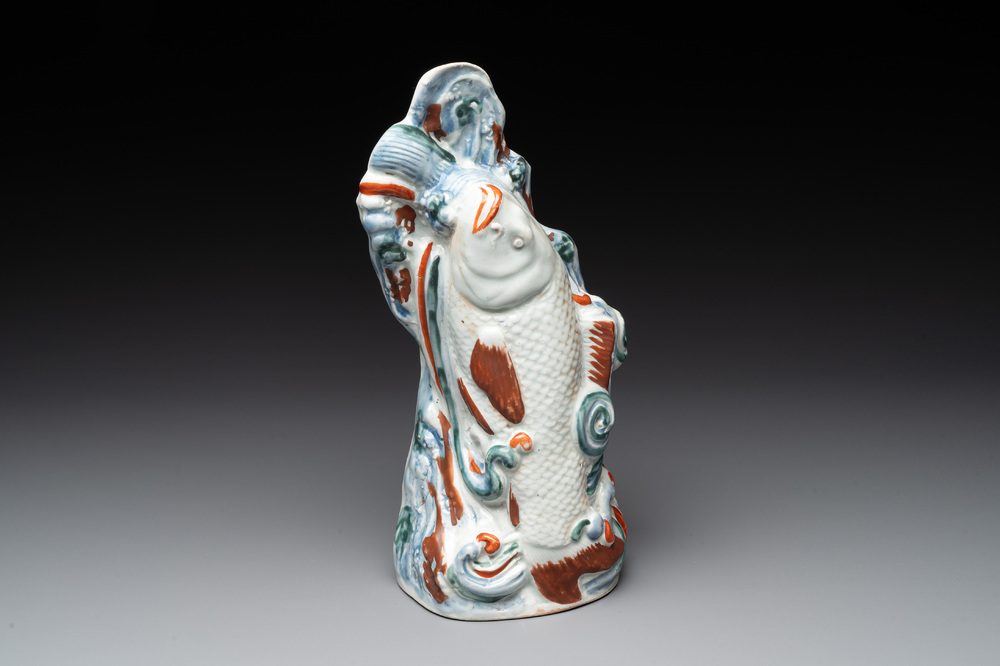 A Japanese Arita wall vase shaped as a leaping carp, Edo, 17th C.