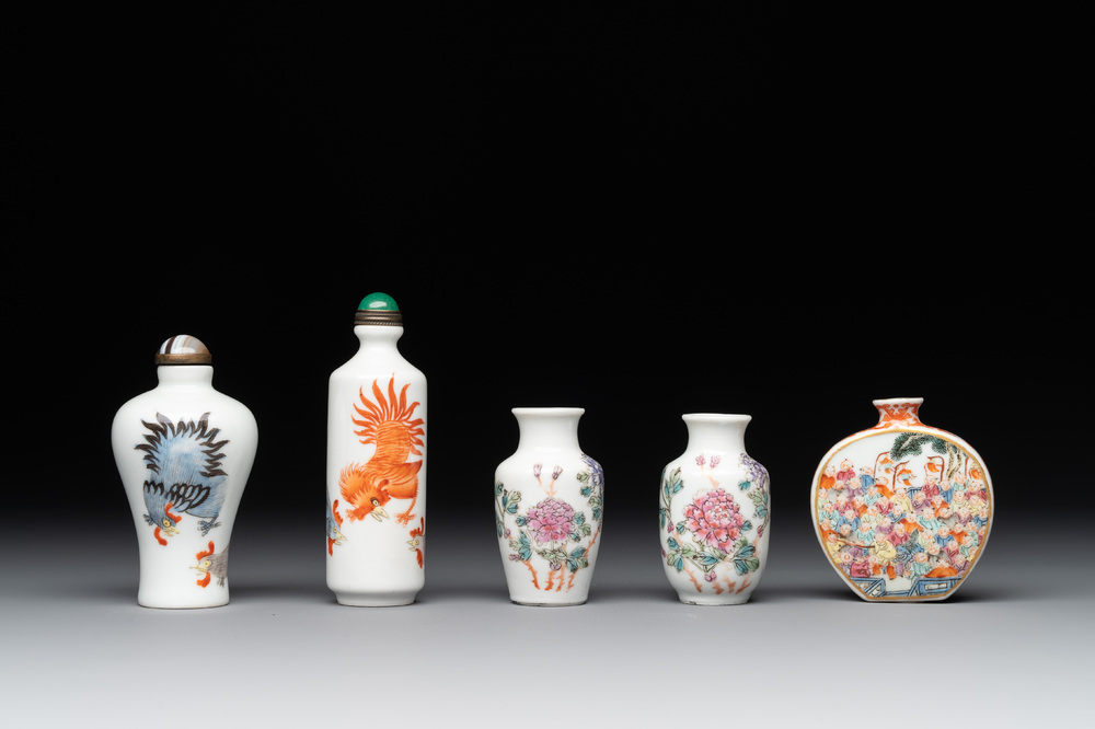 Five Chinese famille rose snuff bottles, Qianlong mark, 19/20th C.