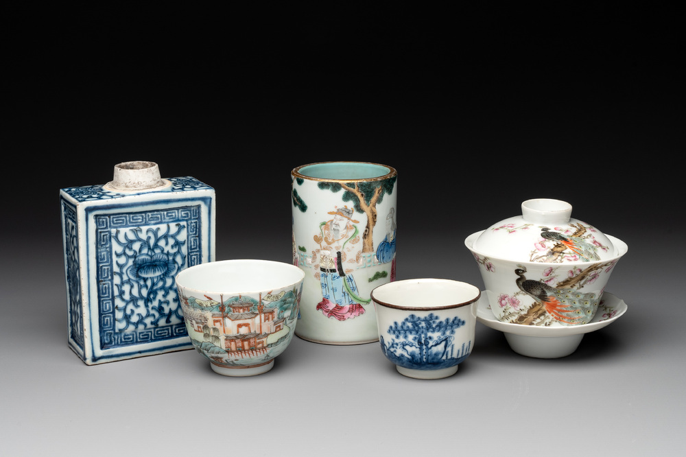 Five Chinese blue, white and famille rose wares, Qianlong and Xianfeng marks, 19/20th C.