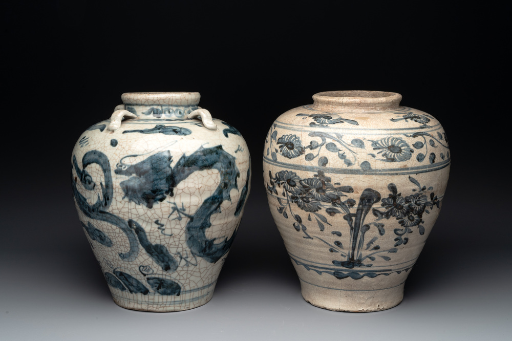 Two Chinese blue and white Swatow jars with dragons and flowers, Ming