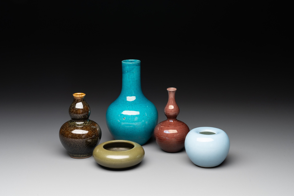 Five Chinese monochrome wares, 19th C.