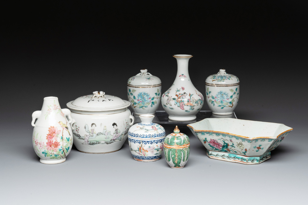 Eight Chinese famille rose wares, 19/20th C.
