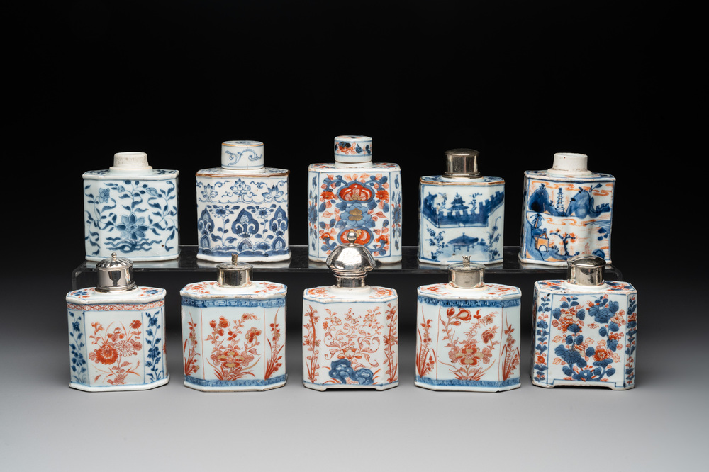 Ten Chinese Imari-style, blue and white tea caddies, Kangxi/Yongzheng