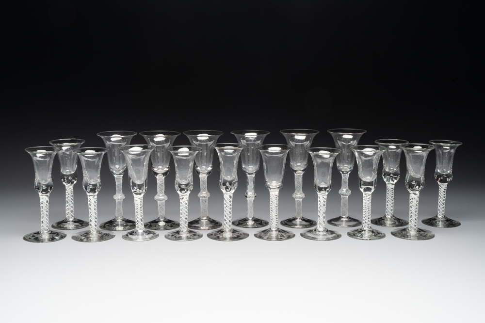 18 swinging glasses with white spirals, Li&egrave;ge, 19th C.