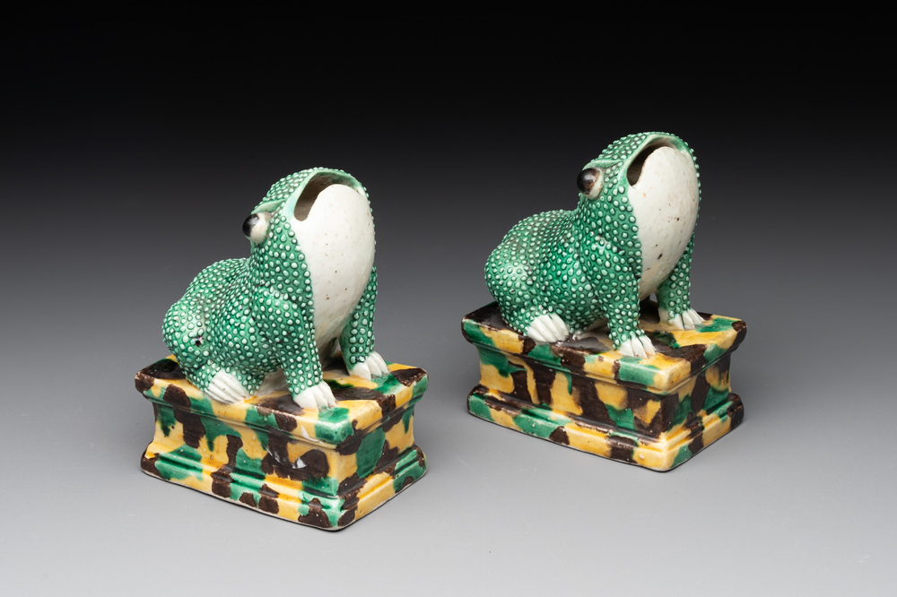 A pair of Chinese sancai-glazed toads, Kangxi