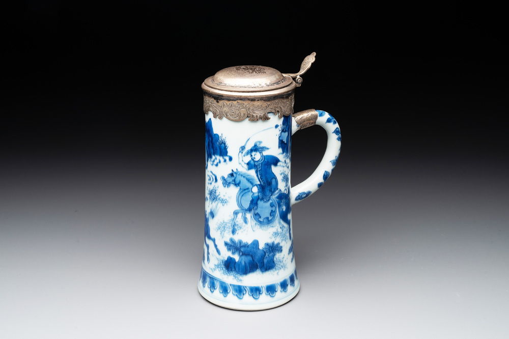 A Chinese blue and white silver-mounted tankard, Transitional period